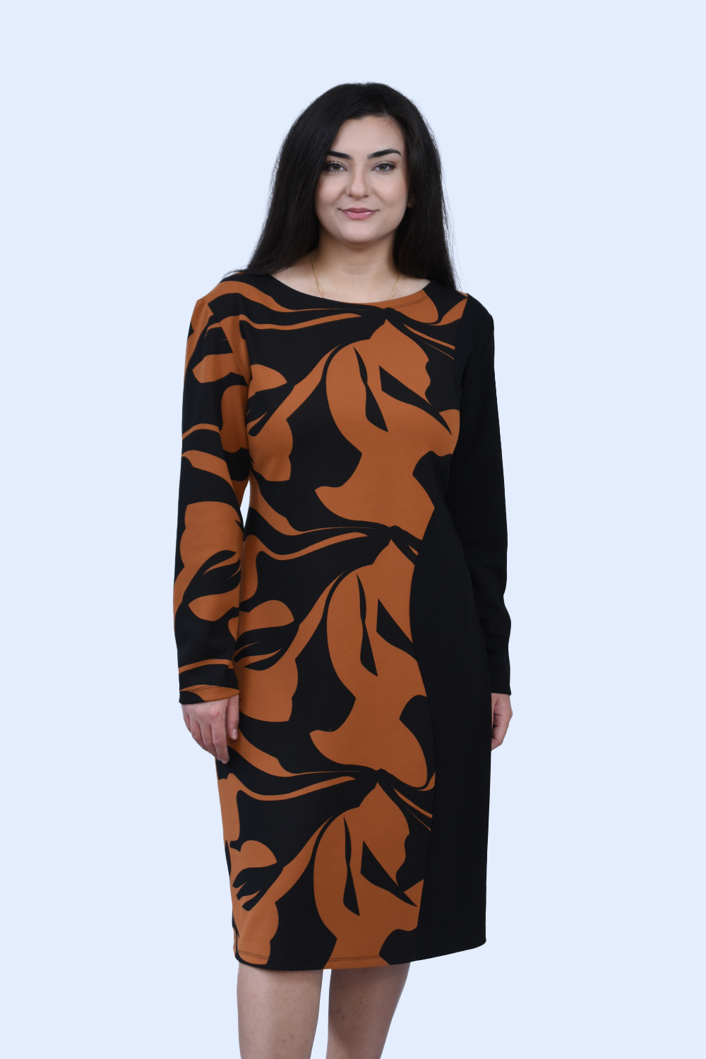 Φόρεμα μαύρο με εκάι εμπριμέ  Μεγάλα Μεγέθη