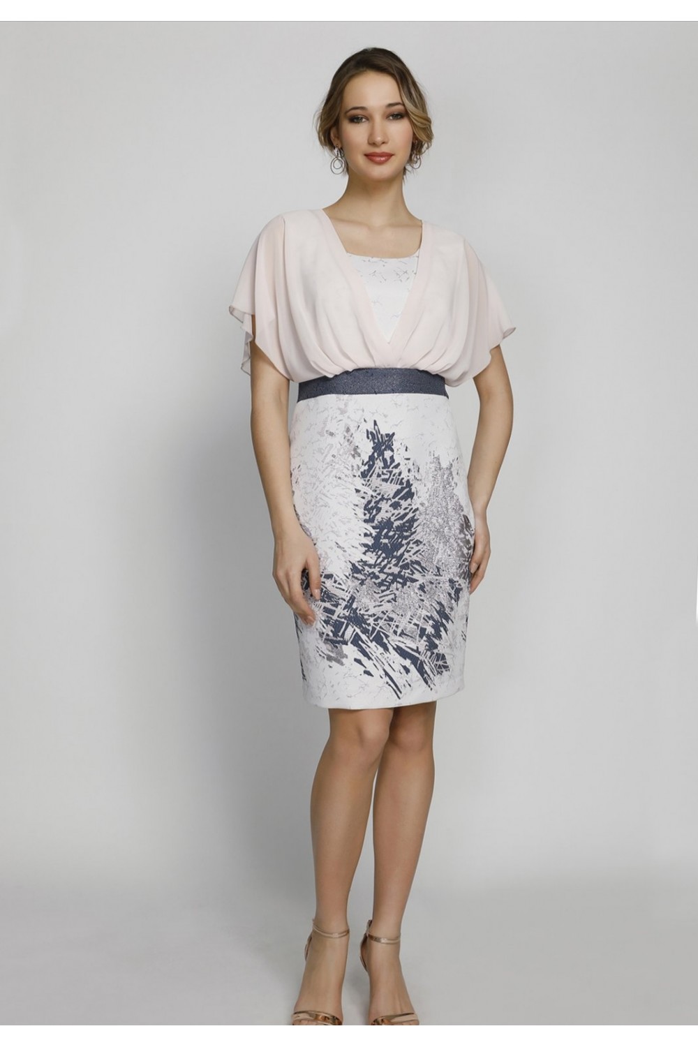 Φόρεμα εκρού με ραφ  Μεγάλα Μεγέθη