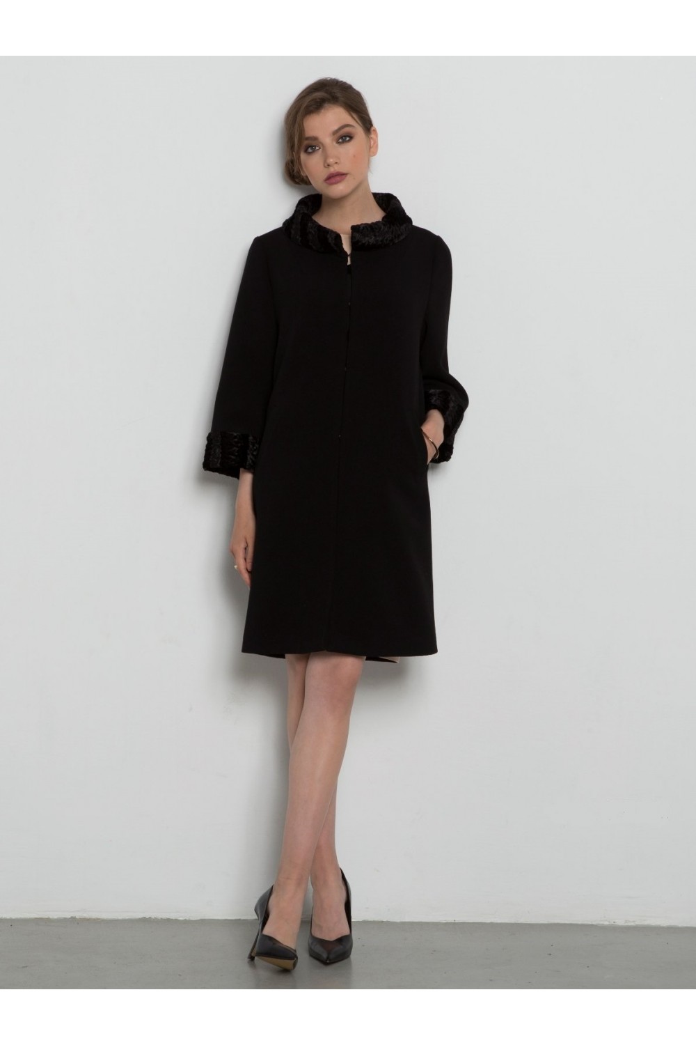 Μαντό μαύρο  με γούνα Μεγάλα Μεγέθη