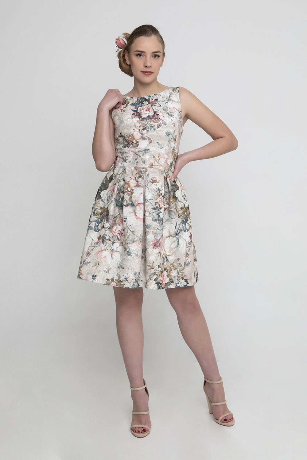 Φόρεμα εμπριμέ με λουλούδια και φιόγκο πίσω Φορέματα